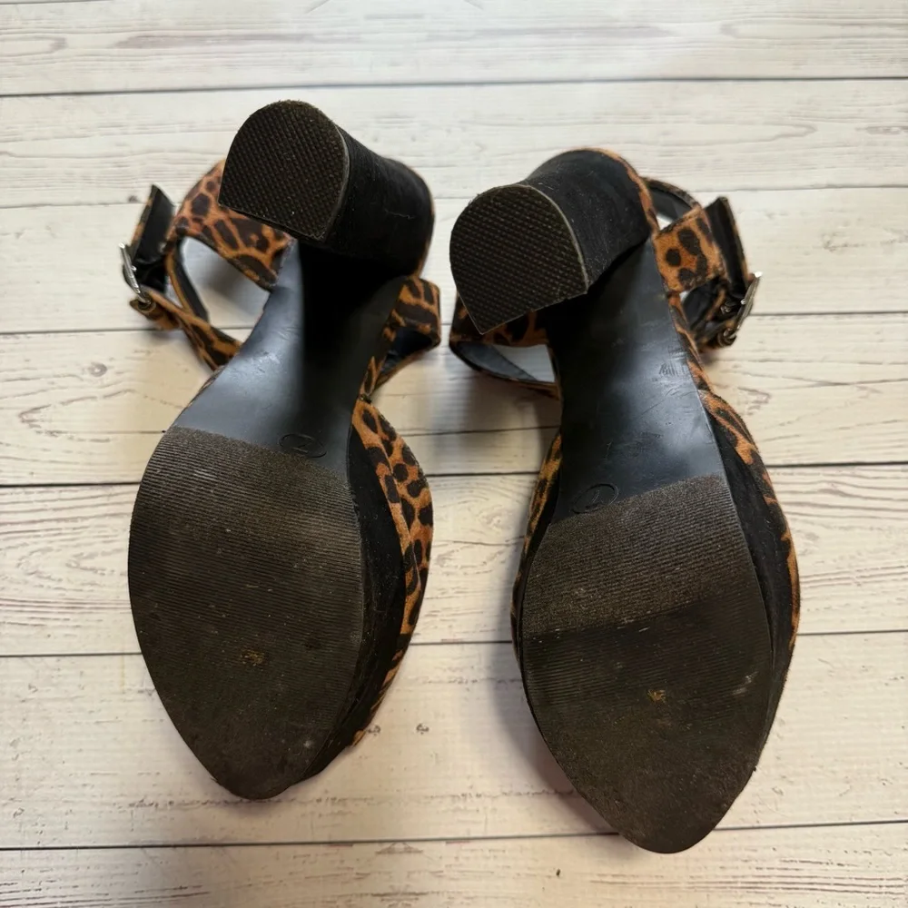 3 for $10 Leopard Print Platform Heels - Picture 4 of 7